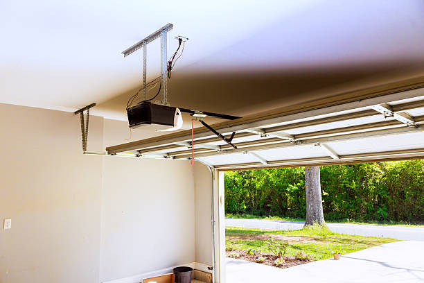 Top rated local Garage Door Panel Replacement specialists in Bloomington, TX